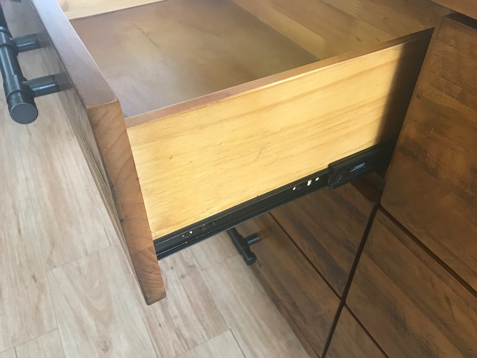 HALL TABLE IN NZ PINE -W-1300mm - Image 3